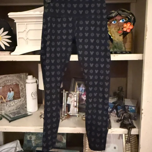 lululemon x disney black leggings sz 8 - Picture 4 of 6